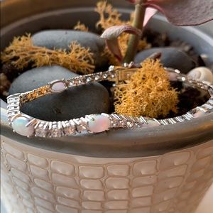 Stunning opal bracelet